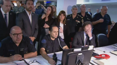Tensión e incidentes en la marcha piquetera: Milei y Bullrich supervisaron el operativo policial