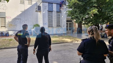 Un hombre murió electrocutado mientras robaba cables en altura en La Plata