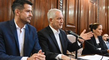 “Recibimos una ciudad quebrada”: Alak asumió el compromiso de “rejerarquizar” a La Plata