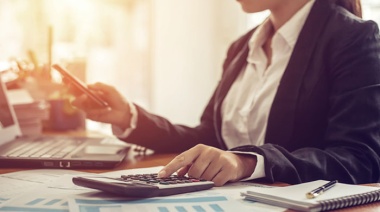 Minería, finanzas y logística: sectores propicios para cerrar la brecha salarial de género