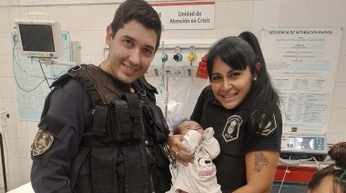 Héroes sin capa: Policías salvan a beba tras practicarle maniobras de RCP en La Plata