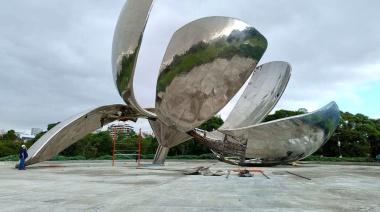 Icónica escultura porteña: entra a boxes la Floralis Genérica