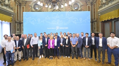 Kicillof recibió a intendentes de la UCR, preocupados por el precio de los medicamentos