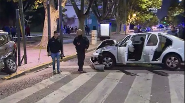 Policía vio que le robaban el auto a una mujer y sus hijos e intervino: Mató a un ladrón e hirió al otro