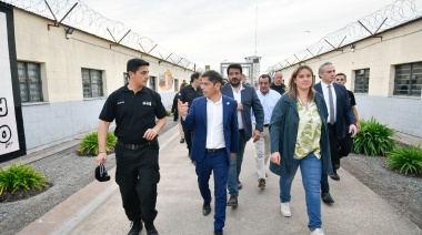Kicillof pasó por Benito Juárez y volvió a alzar la voz por la coparticipación