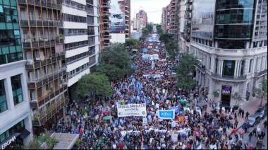 Una multitud se moviliza en todo el país para defender la universidad pública