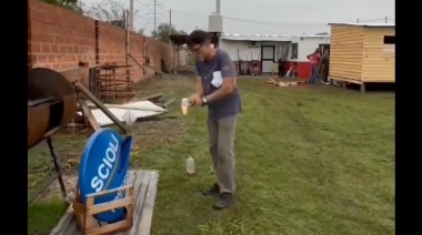 “Hartos de traidores”: simbólica quema de publicidad de campaña “Scioli Presidente 2015”
