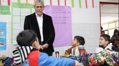 Ferraresi entregó subsidios a escuelas de Avellaneda y habló de “un Estado presente”