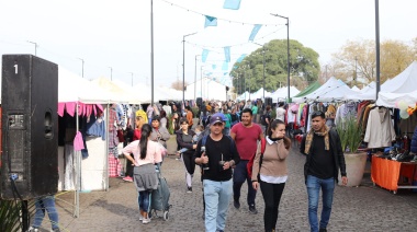 Reconversión de la venta callejera: auspiciosos números en el debut del “pequeño San Telmo” platense