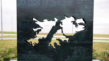 “No nos rendimos”: flamante monumento de Malvinas en el Parque del Río de Avellaneda