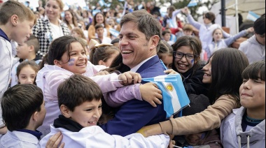 Kicillof encabezó ceremonia de promesa a la Bandera de estudiantes bonaerenses