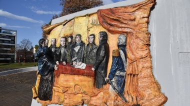 La Plata: el artista que construyó el Monumento a la Bandera en 2007 ahora lo restauró