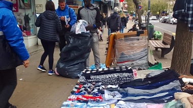 La Plata: siguen las intimaciones a los vendedores ambulantes para que liberen la vía pública