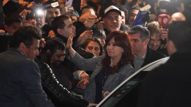 “Más claro echale agua”, la ironía de CFK en el comienzo del juicio por el atentado