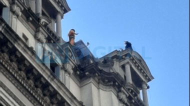 Dice ser “Batman” y amenaza con arrojarse al vacío desde un edificio en la CABA