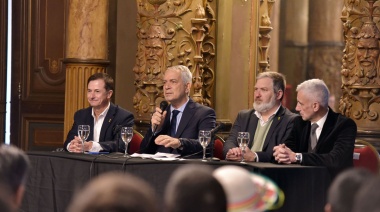 Alak reconoció la “deuda del sistema democrático” por el atentado a la AMIA