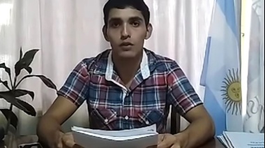 Púber libertario sin antecedentes laborales consiguió empleo: jefe de ANSeS