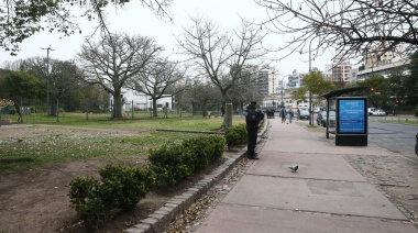 Desalojaron a más de 2 mil manteros que ocupaban el Parque Centenario