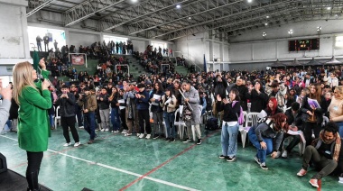 Encuentro de Magario con jóvenes: “No existe la libertad sin igualdad de derechos”