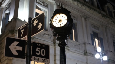 Volvió a funcionar el histórico reloj en la esquina más emblemática de La Plata