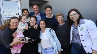 Kicillof encabezó una nueva entrega de viviendas en el interior bonaerense