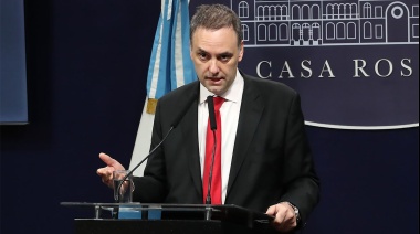 Adorni anunció la privatización de Aerolíneas y habló de la pobreza: “Por esos datos ganó Milei”