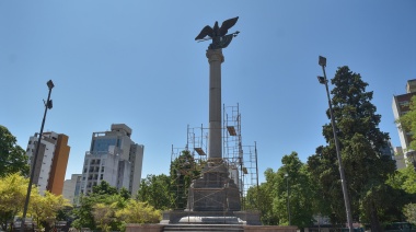 Con el traslado del monumento central, comenzó la remodelación de Plaza Italia