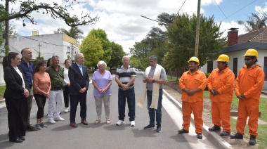 Alak inauguró una obra clave de pavimentación en Gonnet