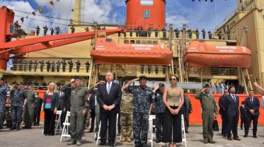 Comenzó la Campaña Antártica de Verano con la zarpada del rompehielos ARA “Almirante Irízar”