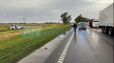 Un camión arrolló a un policía y a dos prefectos que asistían un choque en la Ruta 9