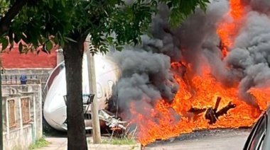 Un avión privado despistó en el Aeropuerto de San Fernando y chocó casas del barrio aledaño