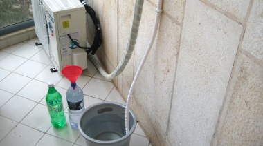 Cambiar hábitos y no desperdiciar: ¿Cómo reutilizar el agua del aire acondicionado?