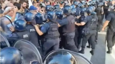 Brutal represión a jubilados durante una protesta frente al Congreso