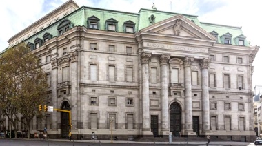 Eludiendo al Congreso, Milei acelera la privatización del Banco Nación
