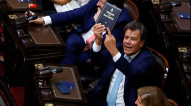 Diputado de Manes tildó de “payaso” a Caputo y dijo que Cristina y Milei “son antidemocráticos”