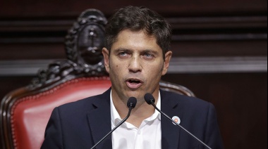 Sueños de intervención y criptoestafa: Kicillof dijo que Milei “no respeta la democracia”
