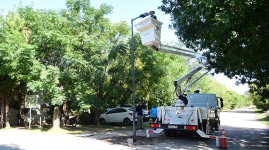 Ya luce renovado el alumbrado público en barrios de Arana y Tolosa