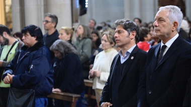 Kicillof participó junto a Alak de la misa por el fallecimiento del Papa Francisco