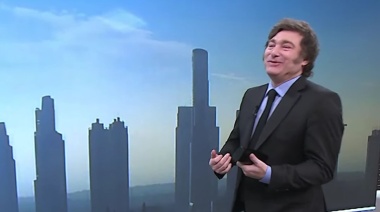 Milei irrumpió en un estudio televisivo para decir que su popularidad está “en niveles máximos”