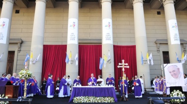 Emotiva misa por Francisco en la Catedral: “Lloramos porque nos sentimos huérfanos”