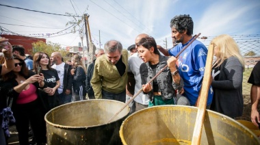 Con críticas al FMI, Mayra Mendoza y Máximo Kirchner participaron de un locro popular