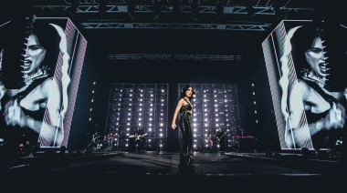 Lali desató la locura en el comienzo de su nueva gira