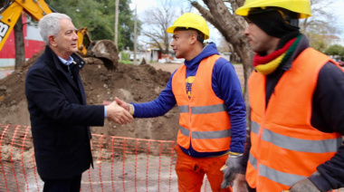 Con nuevo asfalto, Alak puso en marcha el plan de obras en Ringuelet