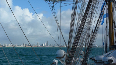 Recife recibió cálidamente a la Fragata Libertad