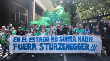 Estatales apuntan contra el “monje negro” del Gobierno