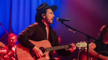 Beto Cuevas regresa a la Argentina con su gira acústica