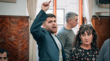 Concejal usó una remera de ‘Cristina presa’ y la sesión terminó con huevazos y empujones