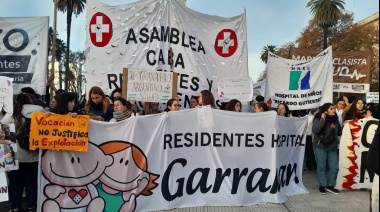 Médicos del Garrahan se manifestaron contra la eliminación de las residencias