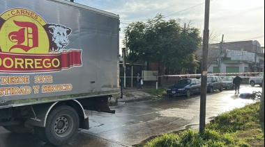 Mujer murió atropellada por un camión mientras andaba en bicicleta en Florencio Varela
