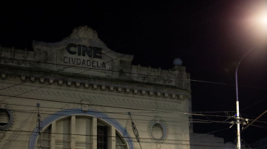 Allanan un cine porno en Ciudadela y detienen a sus dueños por explotación sexual